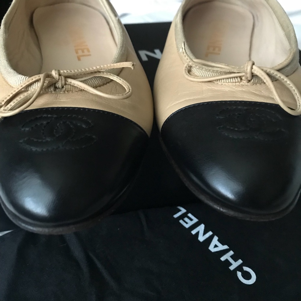 ***sold***Tan and black Authentic Chanel Flats 36 - Picture 3 of 8